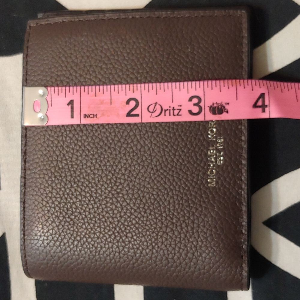 NWT Michael Kors Wallet - Picture 5 of 8